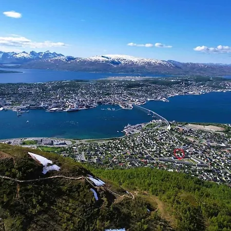 Lejlighed Varm Kjellerleilighet Med Parkering Og Lader Tromsø