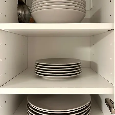 Varm Kjellerleilighet Med Parkering Og Lader דירה *